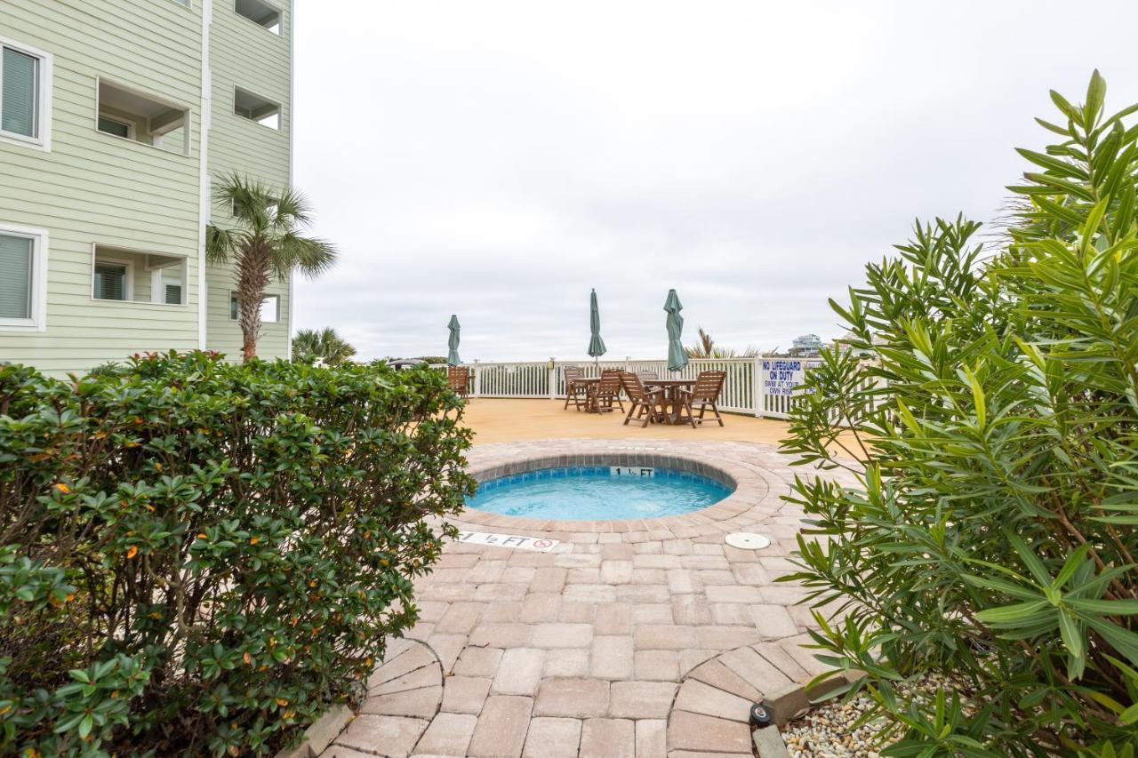Sands Beach Club Briarcliffe Acres Екстериор снимка